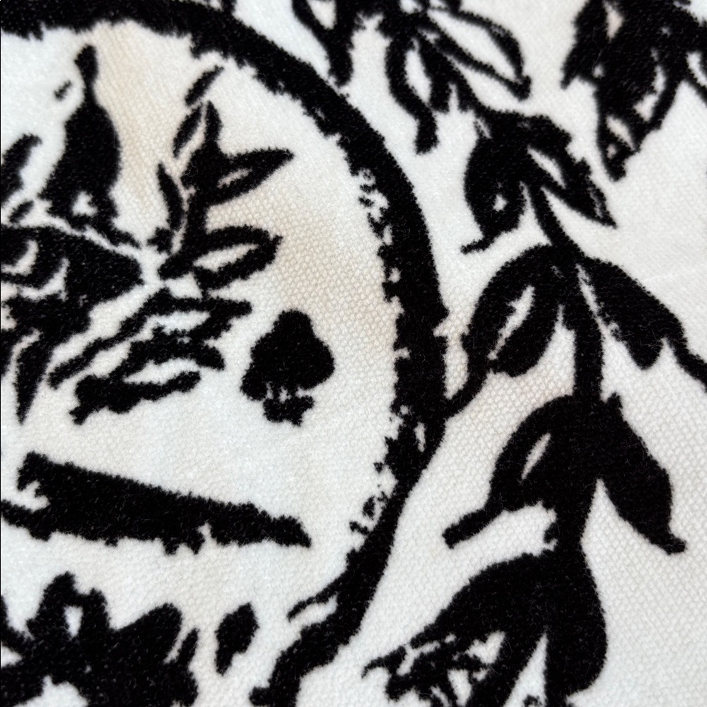 Anthropologie velvet skirt - Picture 8 of 8